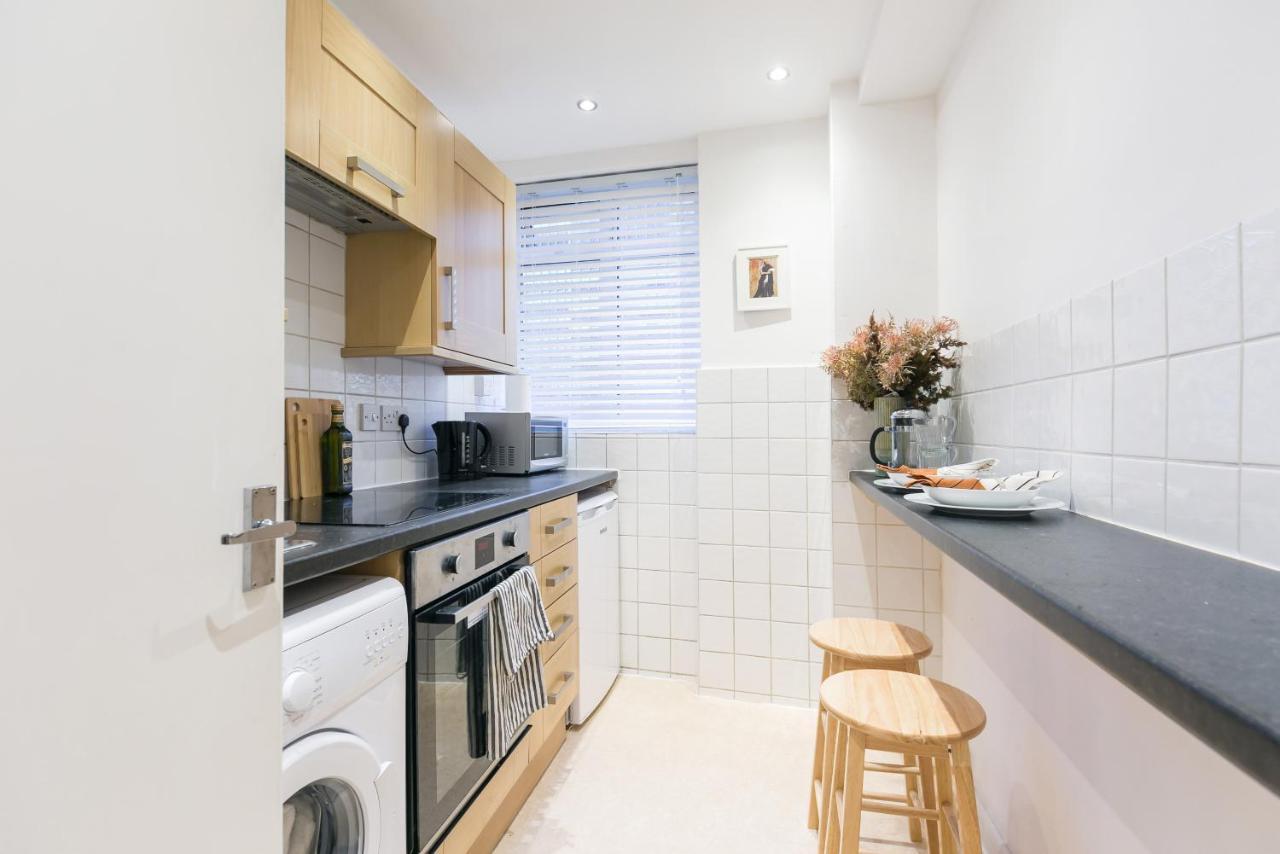 Perfectly Located 1 Bed Apartment Above Tube Station Londres Exterior foto